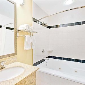 King Studio Suite Non-Smoking